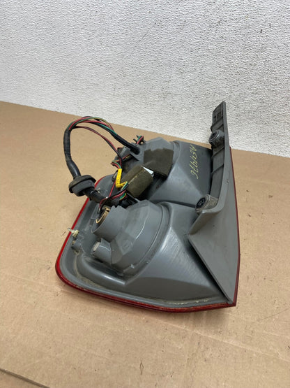 2003 2004 2005 Honda Pilot Left Driver LH Side Tail Light AE4976 LK5