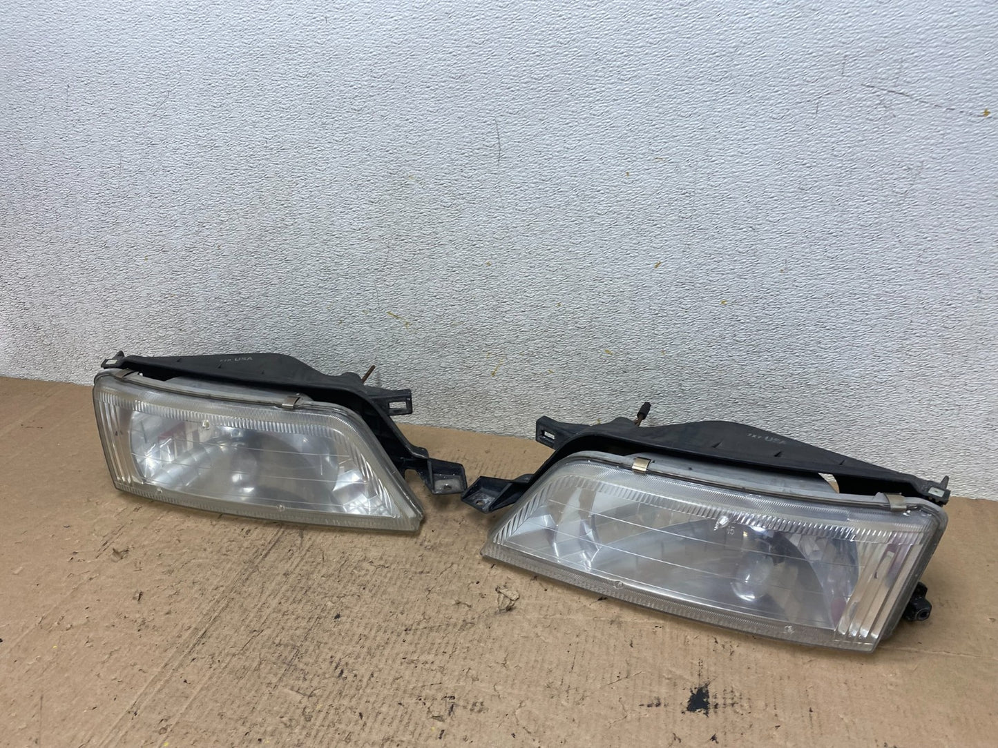 1997 to 1999 Nissan Maxima Left+Right Side Headlights Halogen Q2911 DW1