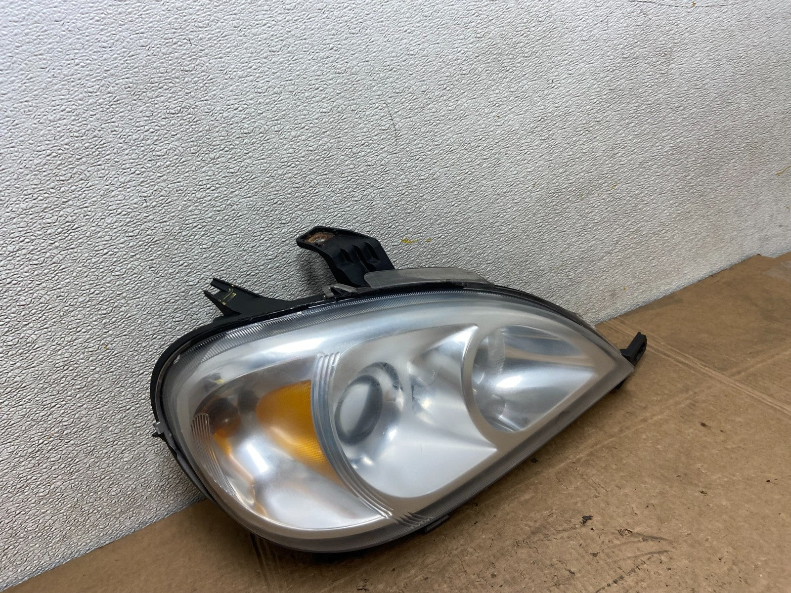 2002-2005 Mercedes ML ML350 ML500 Right Passenger RH Halogen Headlight Y6016 DW2