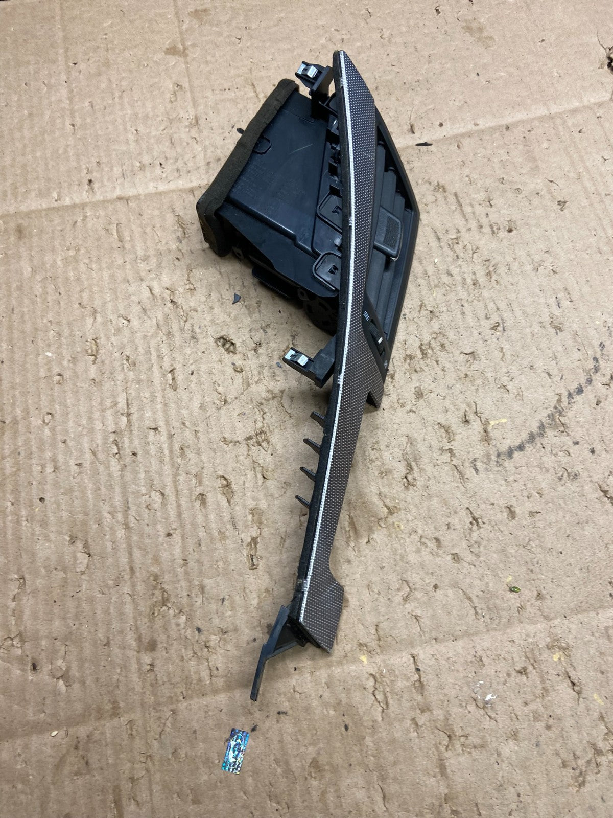 2014-2018 Infiniti Q50 Left Driver LH Center Dash Air AC A/C Vent y7760 DG1