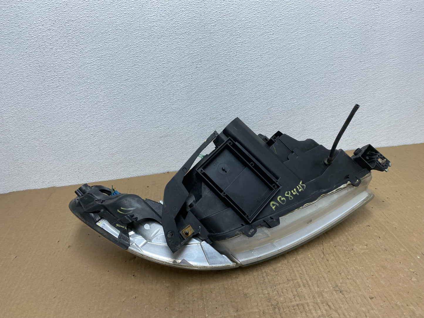 2002 to 2005 Saab 9-5 Left Driver LH Side Halogen Headlight OEM AB8445 DW10