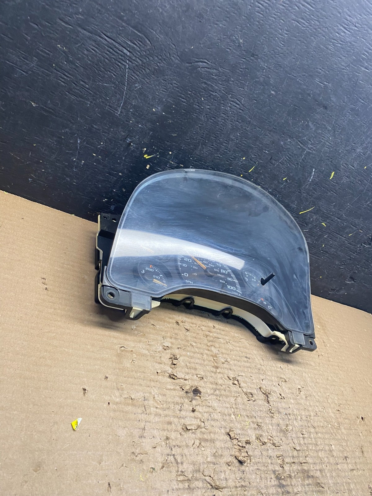 2004 to 2007 Chevrolet Express Speedometer Cluster Gauge S8996 DG1