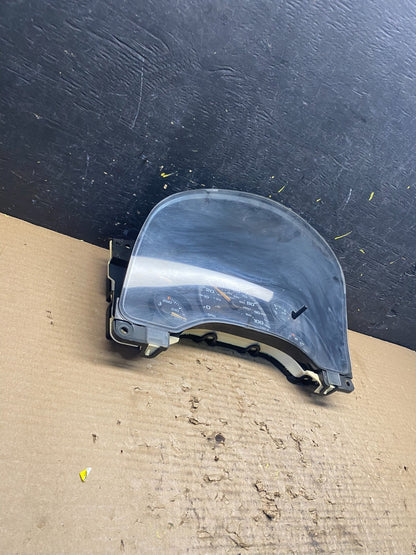 2004 to 2007 Chevrolet Express Speedometer Cluster Gauge S8996 DG1