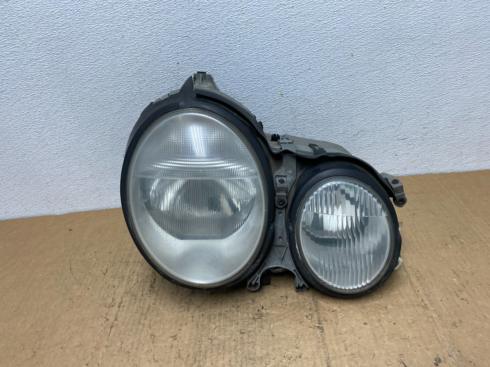 2000-2002 Mercedes E E320 E430 Right Passenger Xenon HID Headlight AD0531 DW0
