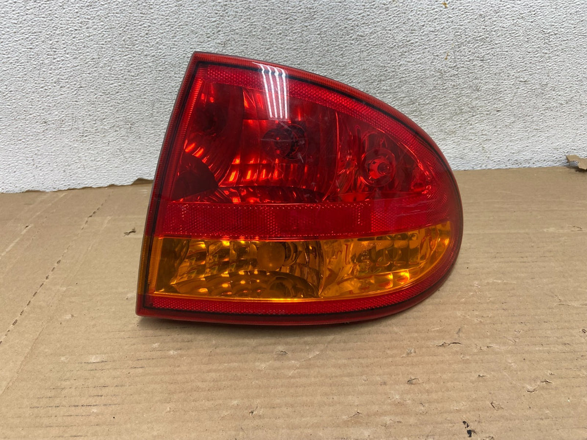 1999 to 2004 Oldsmobile Alero Right Passenger RH Side Tail Light AG8133 DW0