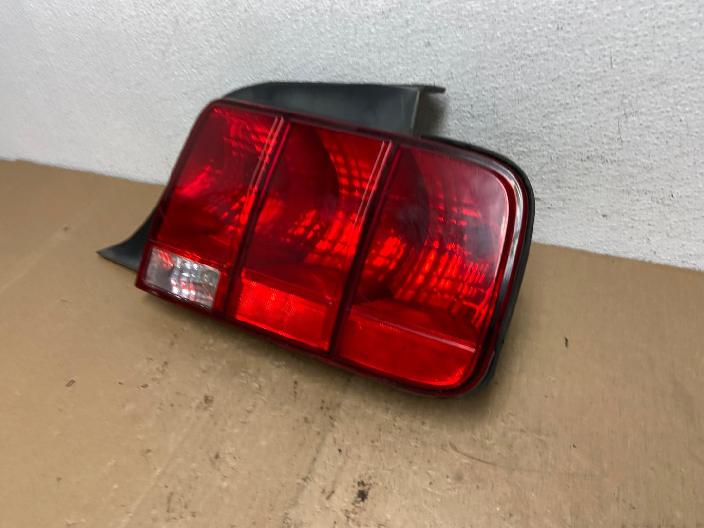 2005 - 2009 Ford Mustang Right Passenger RH Side Tail Light AC5885 LK1