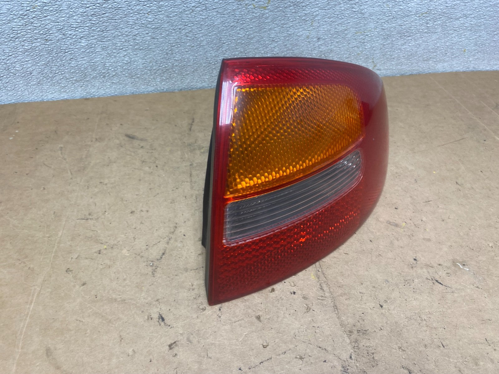 2002 2003 2004 Audi A6 Sedan Right Passenger RH Side Tail Light Oem X5672 DW2