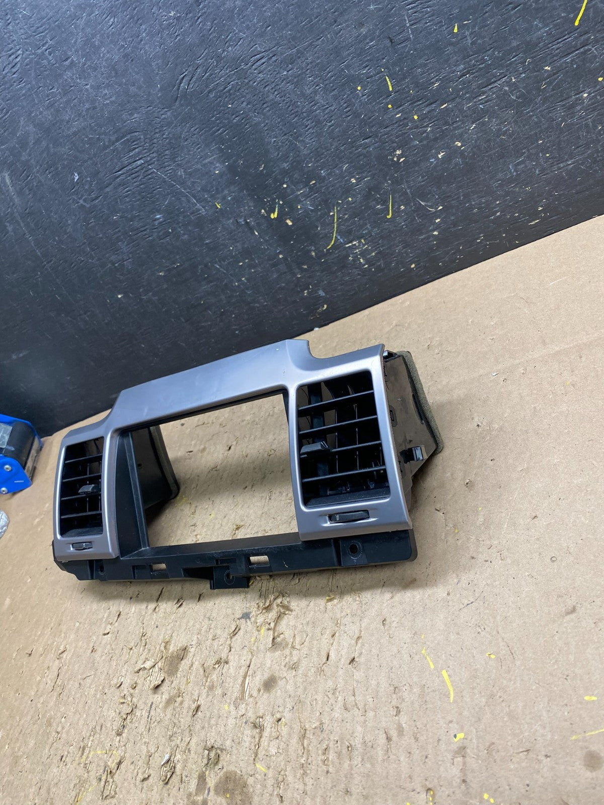 2010 - 2012 Lincoln MKZ Center Dash Gps Radio Bezel Panel Air Vent OEM T8555 DG2