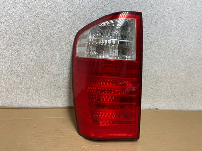 2007 to 2010 Kia Sedona Left Driver LH Side Tail Light AG9175 LK0