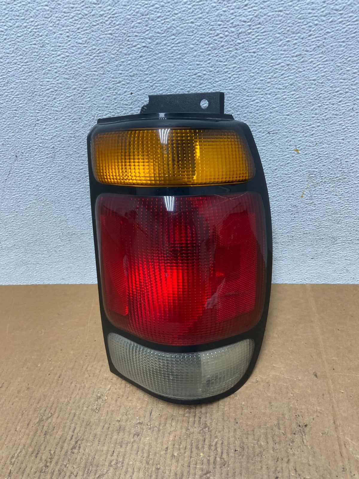 1995 to 1997 Ford Explorer Right Passenger RH Side Tail light AE1597 DG0