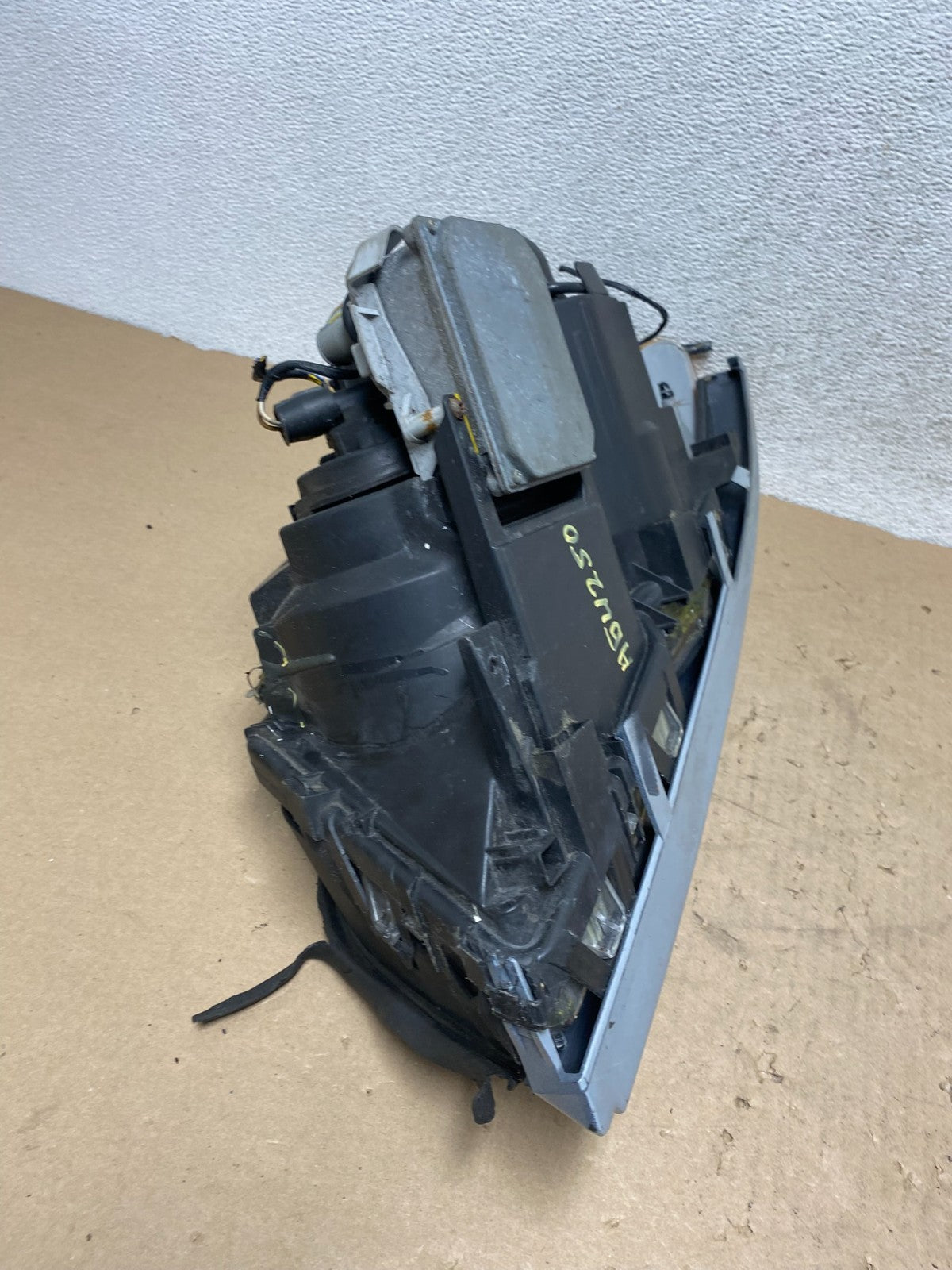 1999 - 2001 BMW E46 3-Series Right Passenger RH Xenon Headlight AG4250 DW9
