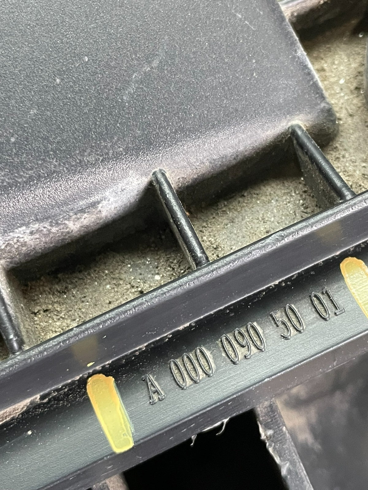 2010 to 2018 Mercedes-Benz Sprinter 2500 3.0L Air Cleaner Box ab7841 DG8