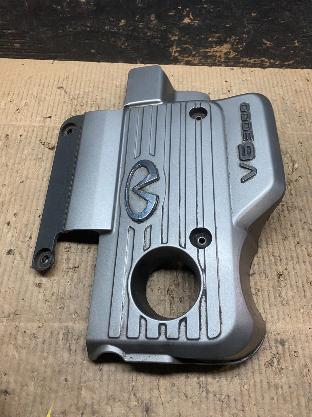 1999 2000 2001 Infiniti i30 3000 v6 Engine Cover Motor Shield T9889 DG3