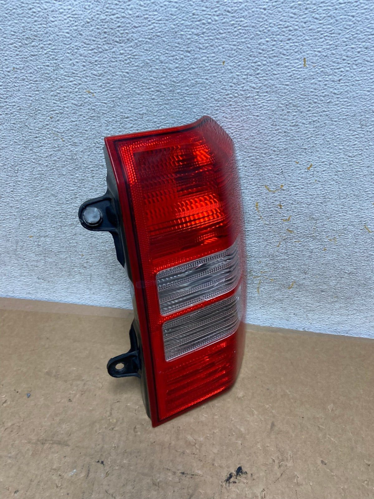 2008-2016 Jeep Patriot Right Passenger Rh Side Tail Light AI3505 LK2