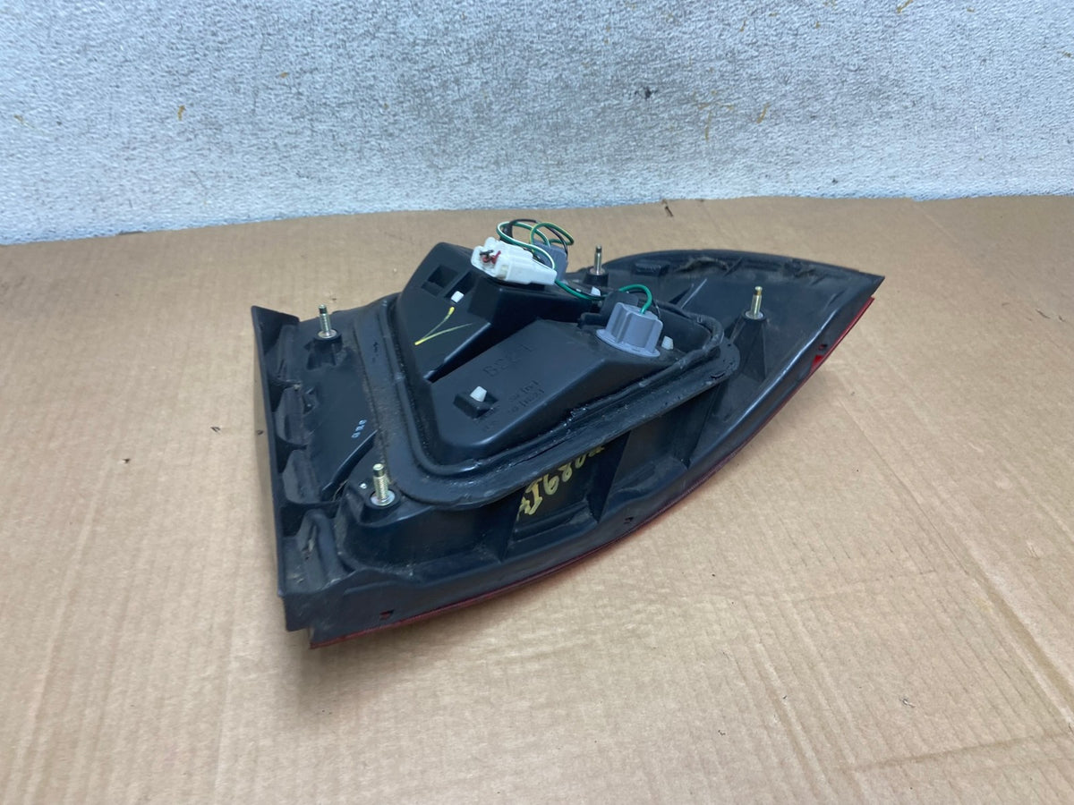 2000 2001 2002 2003 Nissan Sentra Left Driver Side Tail Light AI6822 LK6