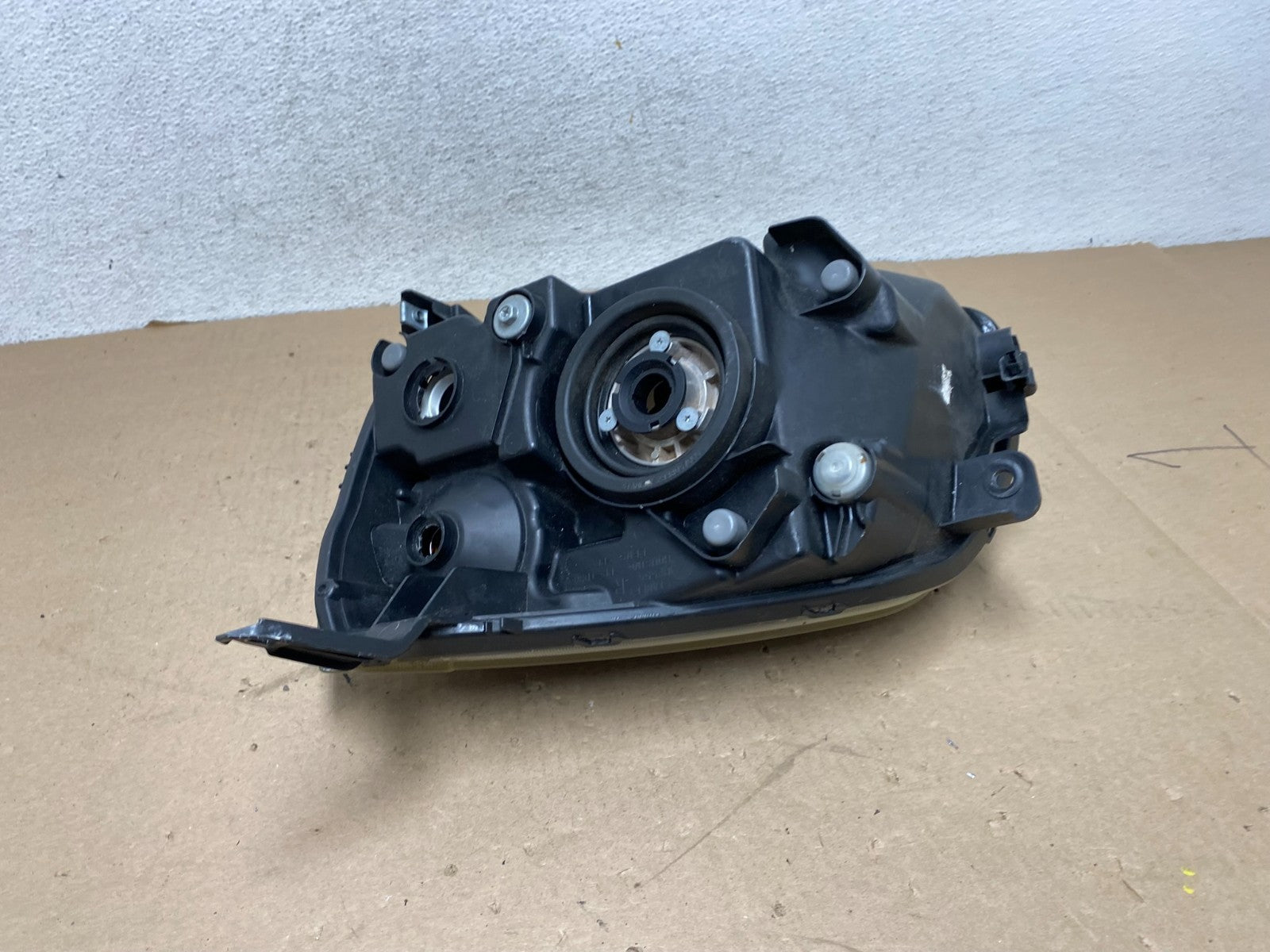 2004 to 2009 Mitsubishi Galant Right Passenger Headlight Black Halogen AG4115 DW5