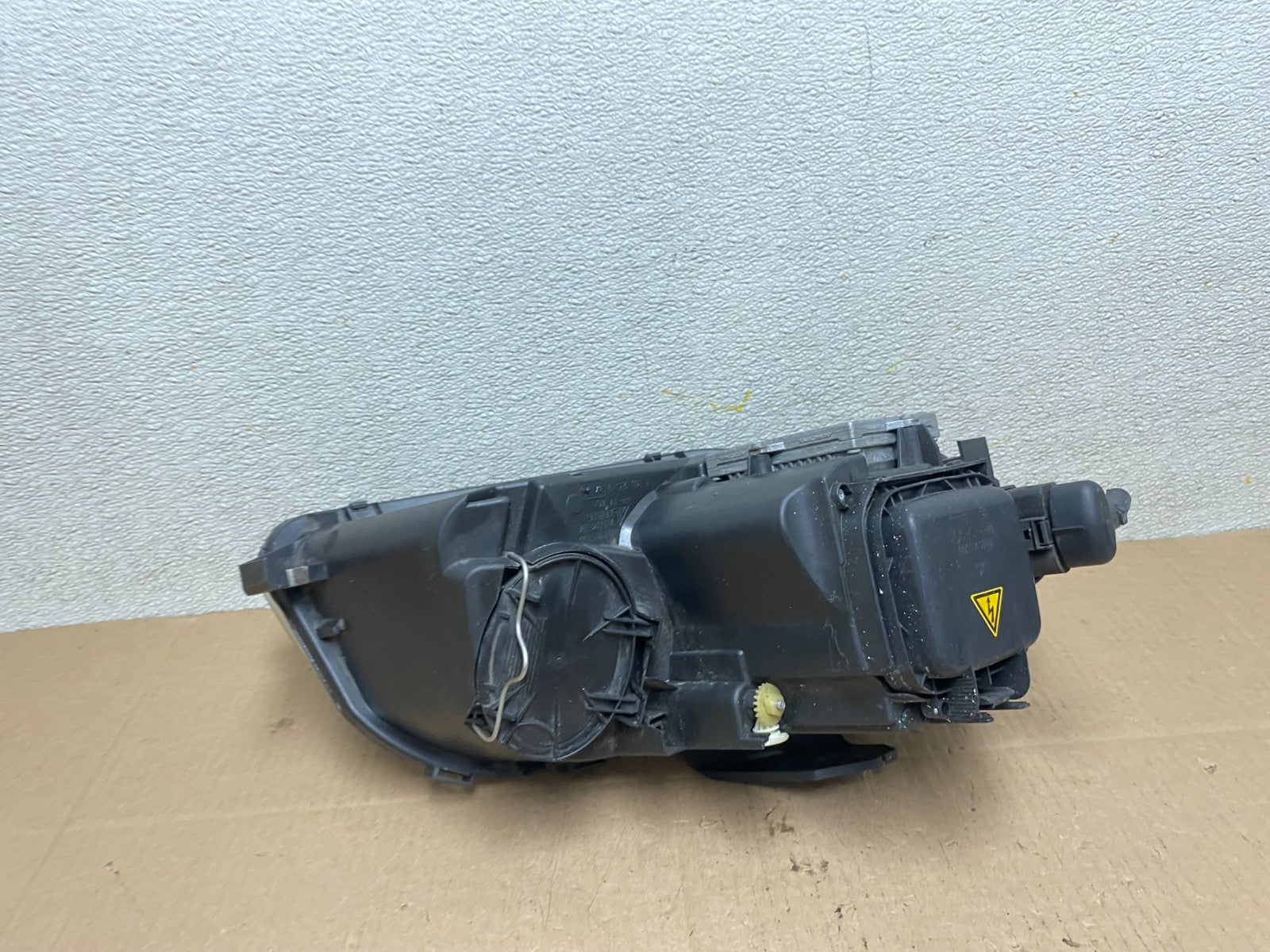 2006 to 2008 Audi A3 Left Driver LH Side Xenon HID Headlight OEM W0659 DW5