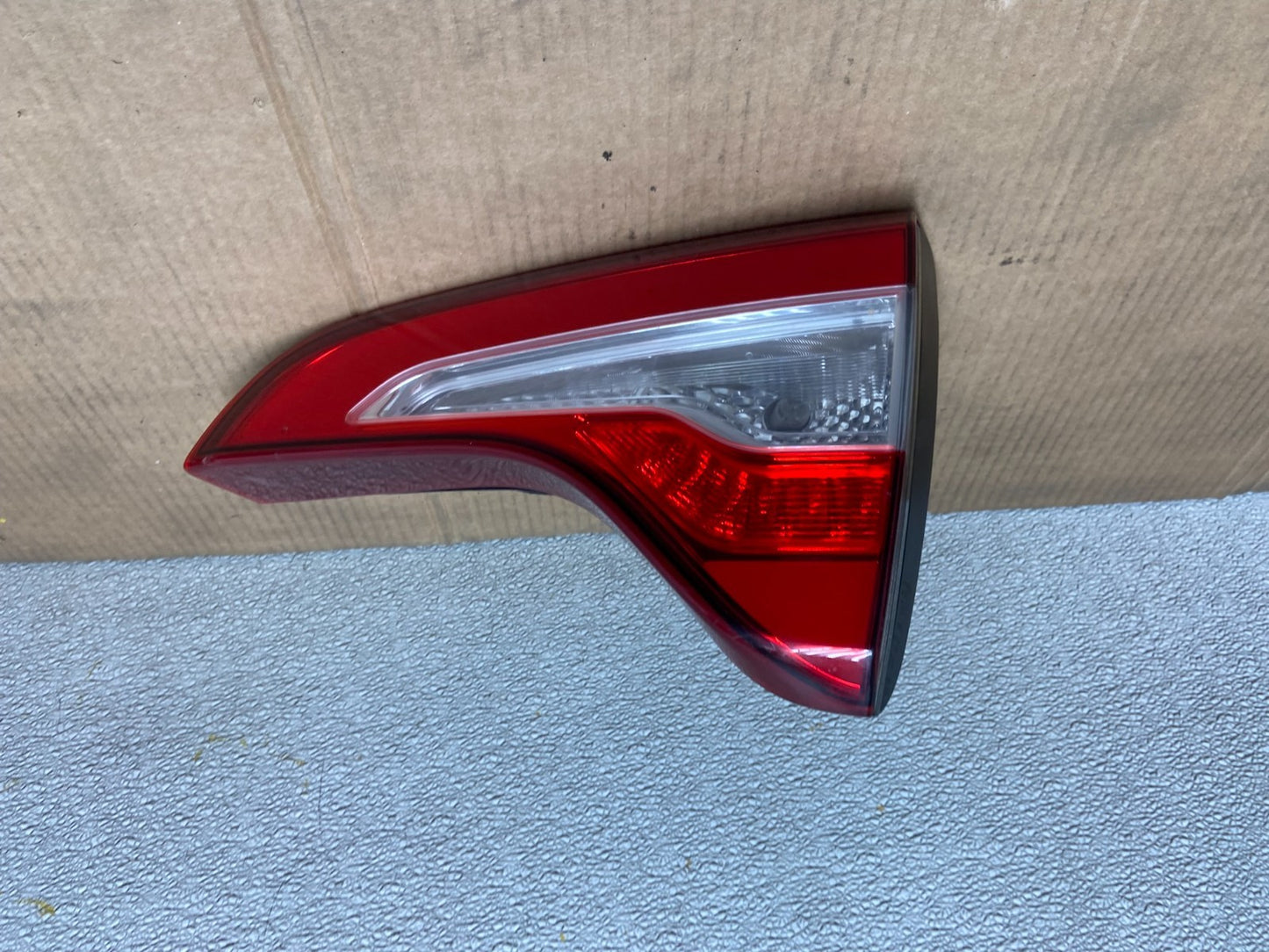 2014 - 2015 Kia Sorento SX Right Passenger Side Inner Tail Light AA5289 DW0