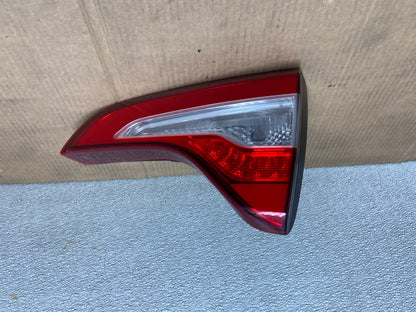 2014 - 2015 Kia Sorento SX Right Passenger Side Inner Tail Light AA5289 DW0