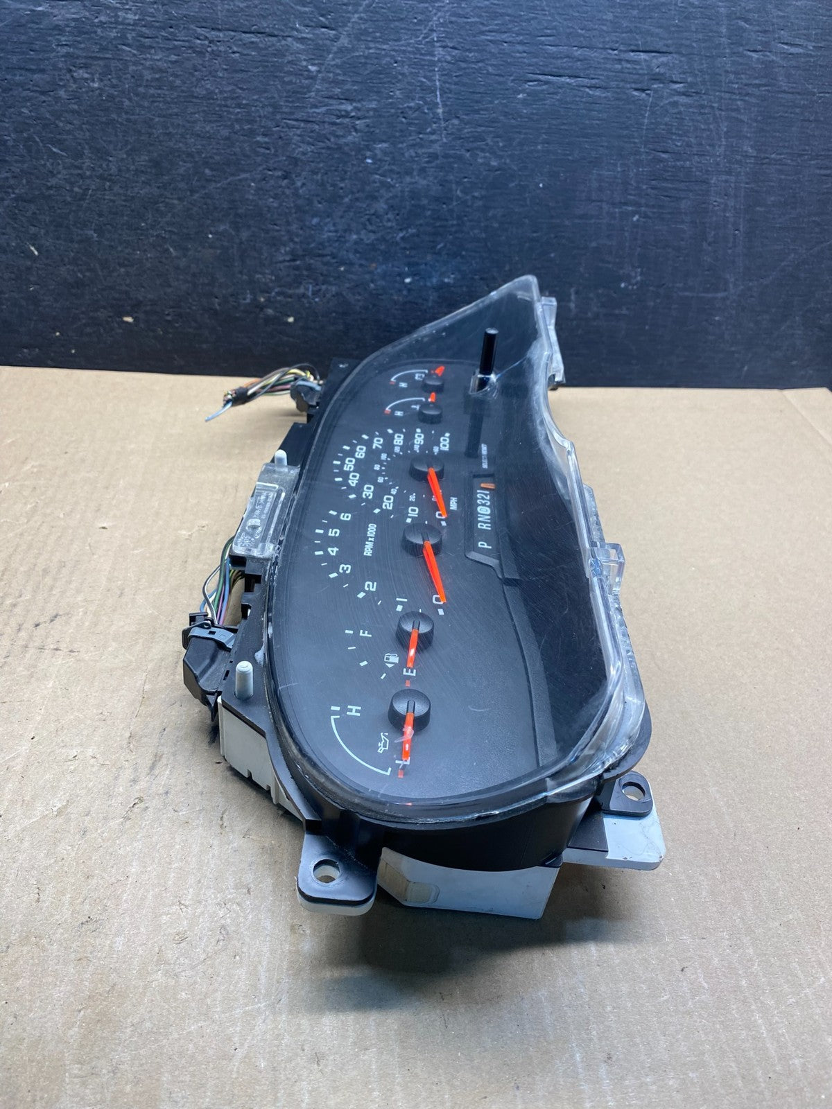 2006 Ford E350 Gauge Speedometer Cluster AG1854 DG1