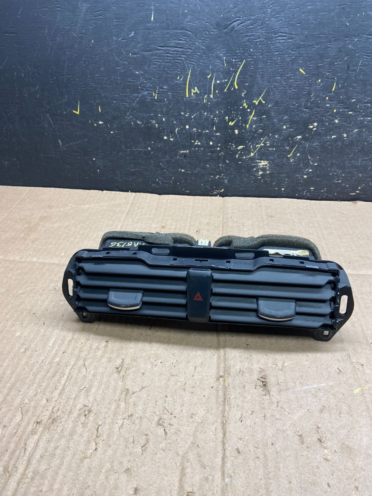 2013 to 2016 Ford Fusion Center Dash Air Vents DS73-19K617-A OEM AA8136 DG0