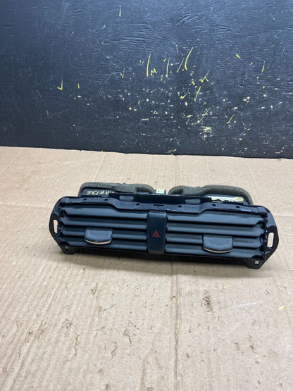 2013 to 2016 Ford Fusion Center Dash Air Vents DS73-19K617-A OEM AA8136 DG0