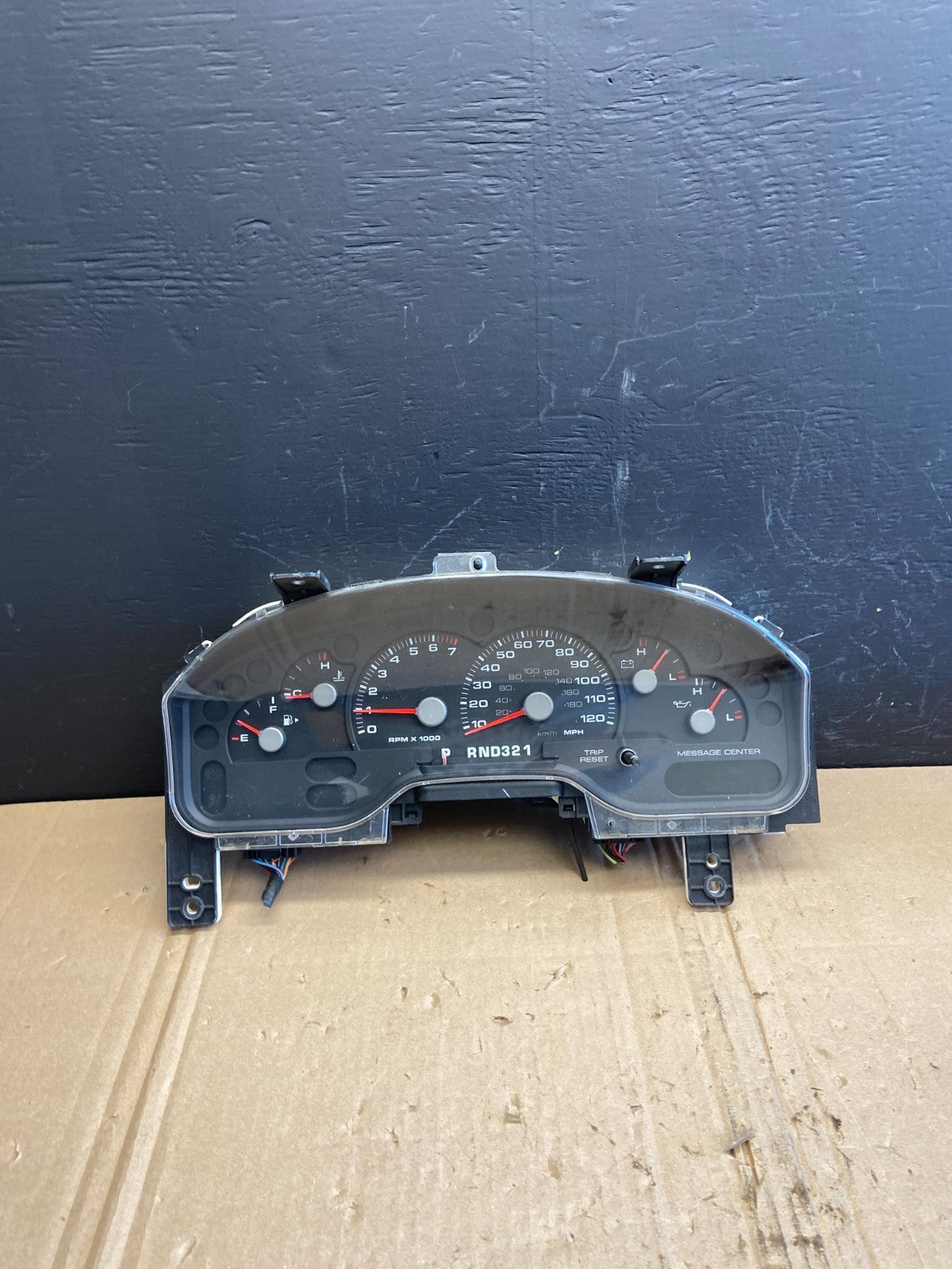 2004 2005 Ford Explorer Speedometer Cluster Gauge Oem AB8929 DG0