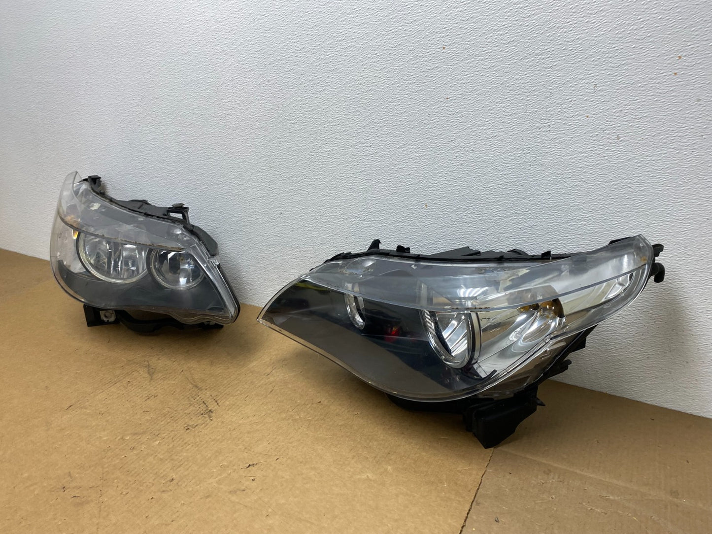 2004 to 2007 BMW 525i 5 Series Left+Right Set Halogen Headlights AC3624 DG1