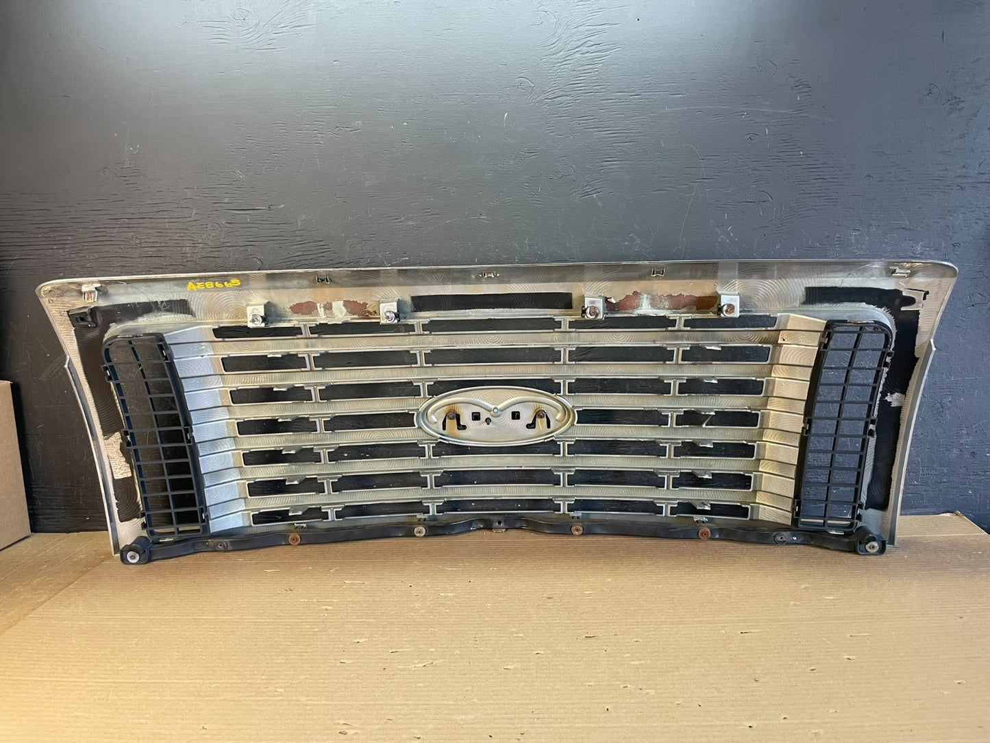 2009 to 2012 Ford F150 XLT Front Upper Grill Grille Chrome ae8665 DG3