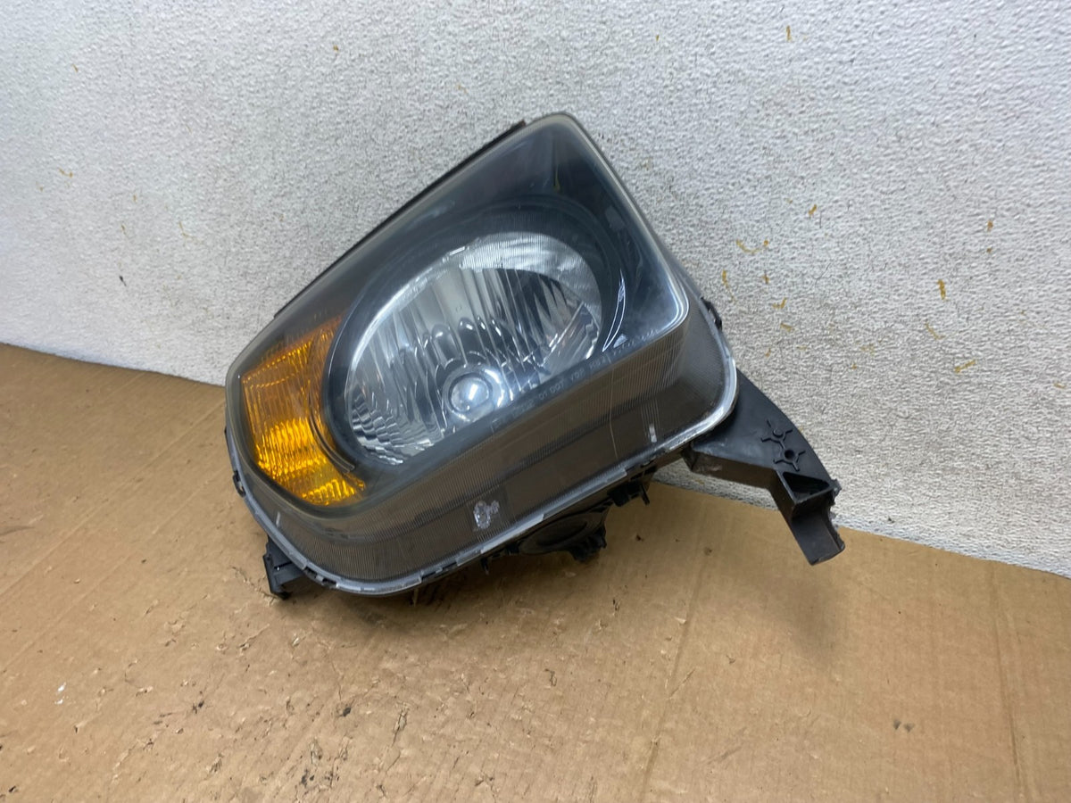2003 to 2006 Honda Element Right Passenger Rh Side Headlight AI9060 DW1