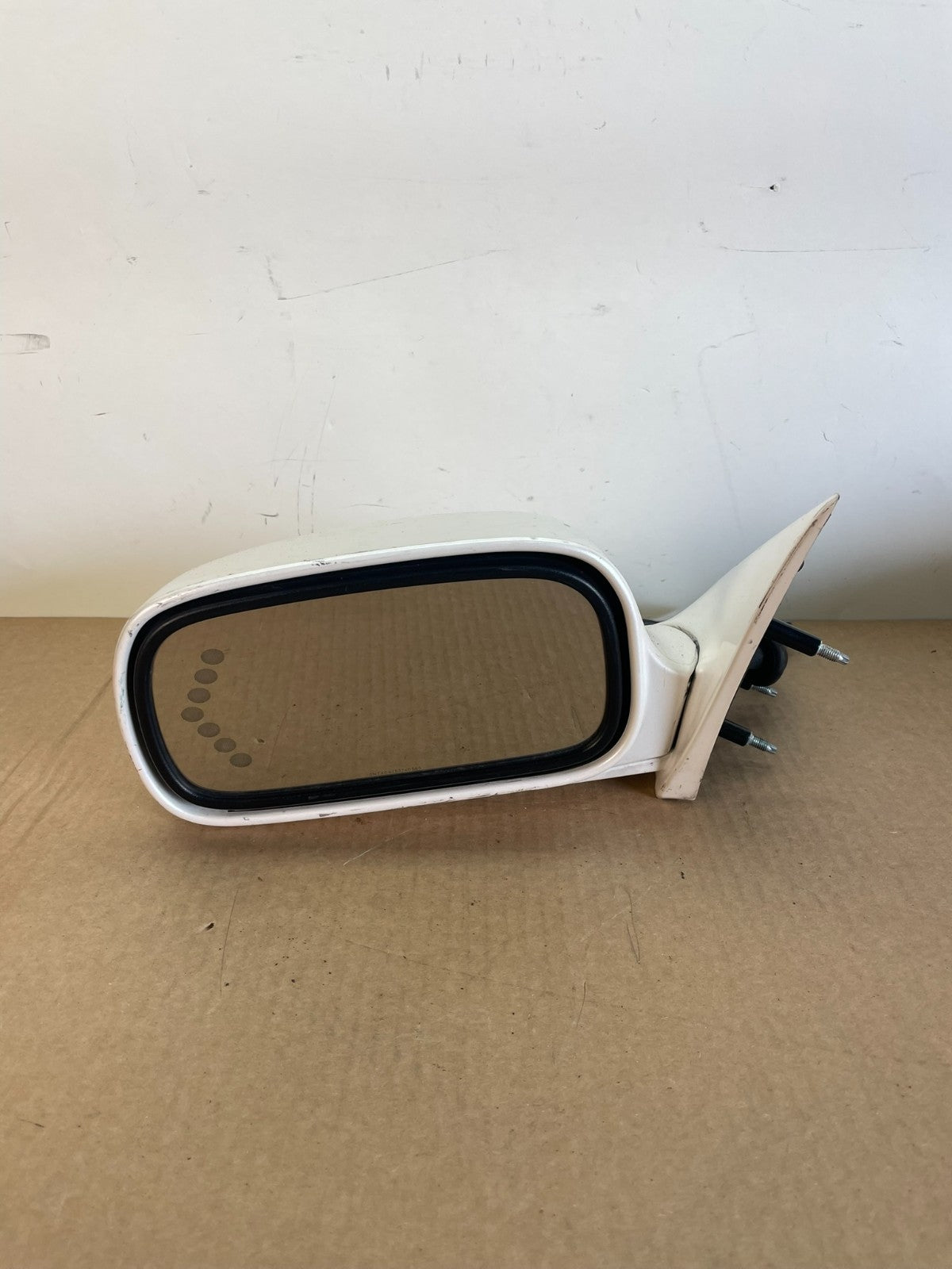 2006 2007 2008 Cadillac DTS Left Driver LH Turn View Door Mirror AG2681 MS9