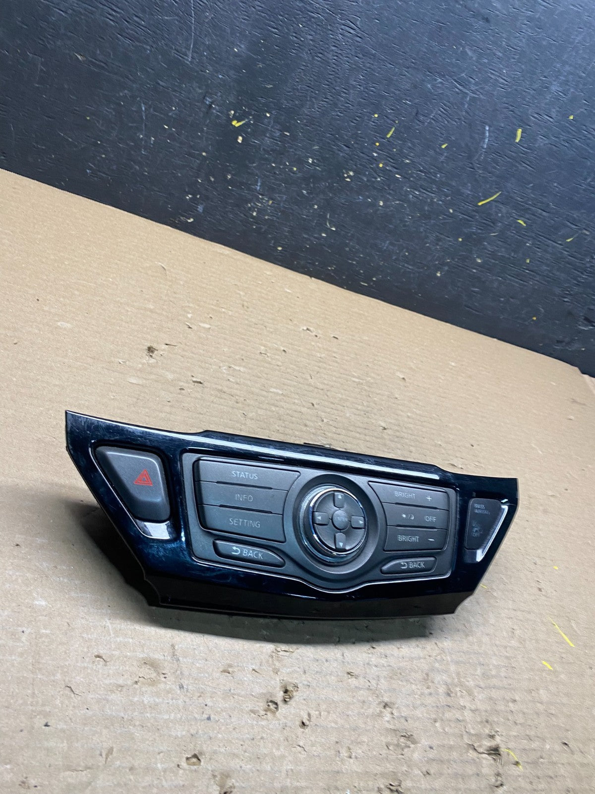 2013 to 2015 Nissan Pathfinder Information Display Control OEM S2932 DG2