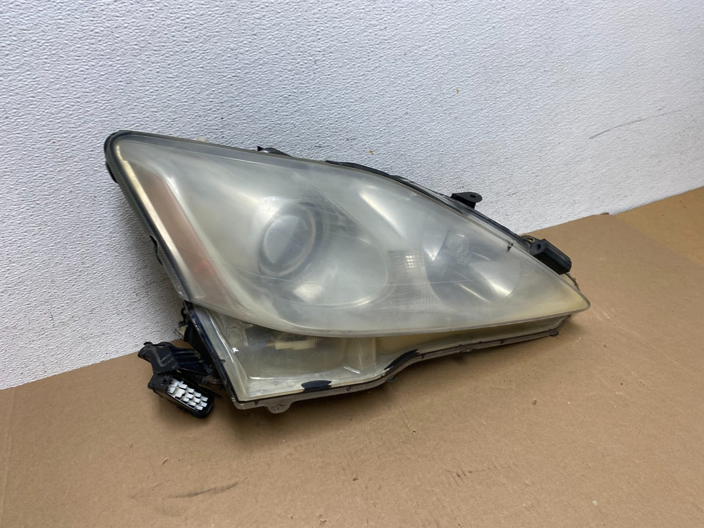 2006 - 2010 Lexus IS250 Right Passenger RH Side Xenon Headlight AD6412 DW2