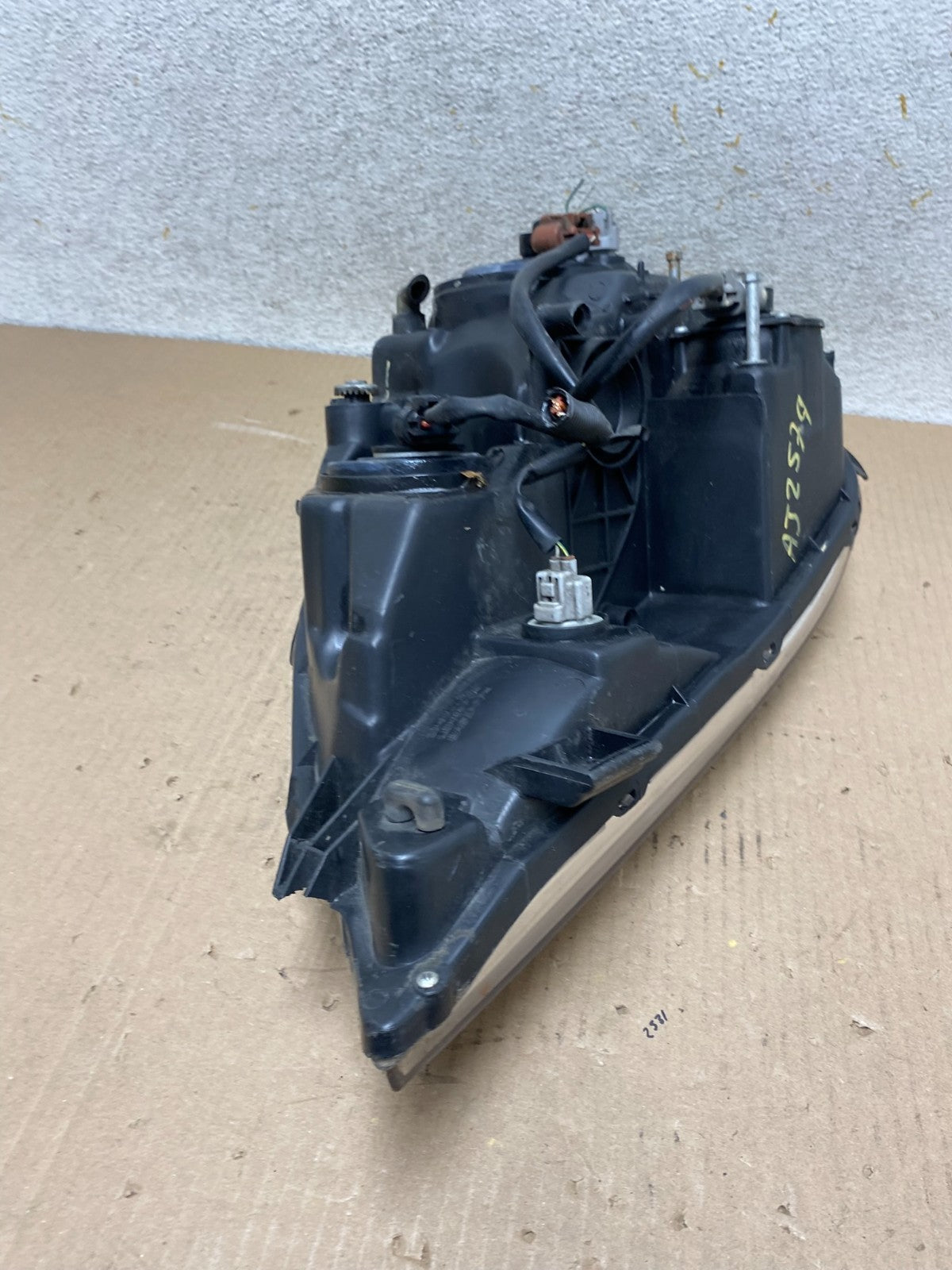 1999 to 2003 Lexus RX300 Right Passenger Headlight Halogen TYC AJ2579 DW11