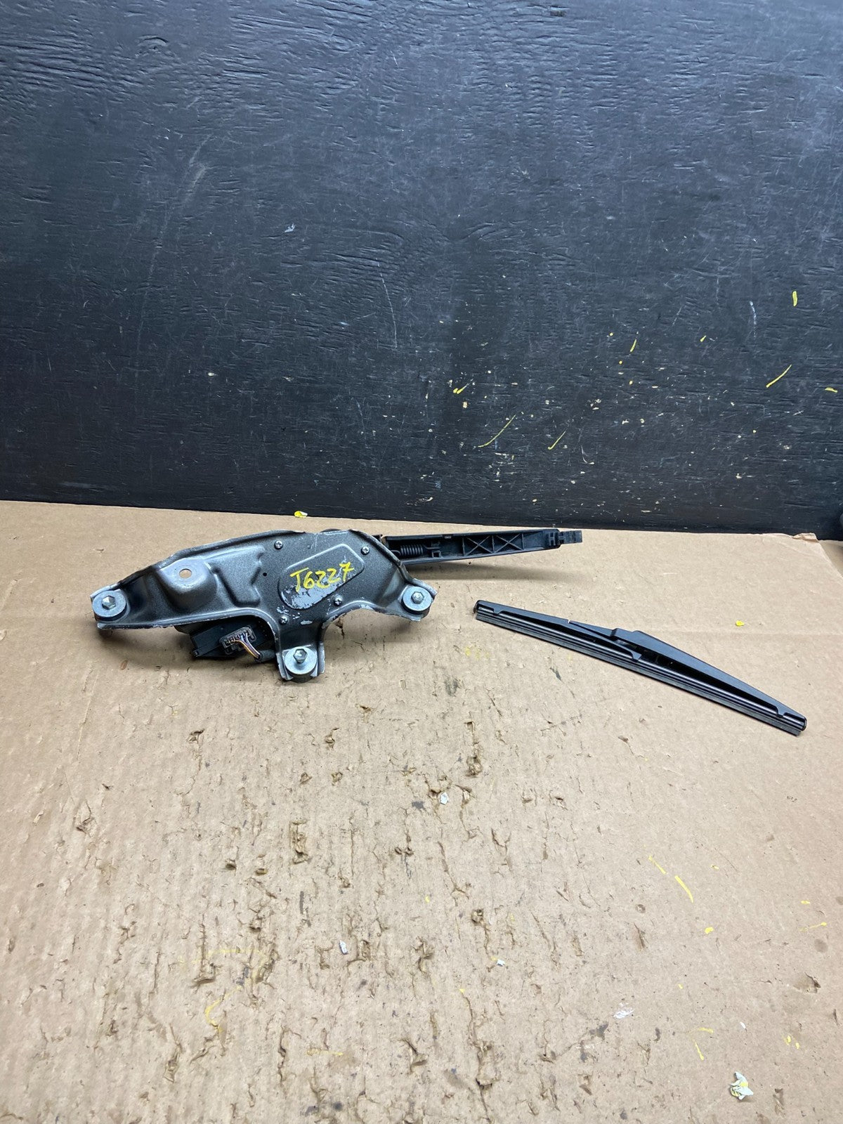 2012 to 2017 Toyota Prius V Rear Wiper Windshield Motor t6227 DG5