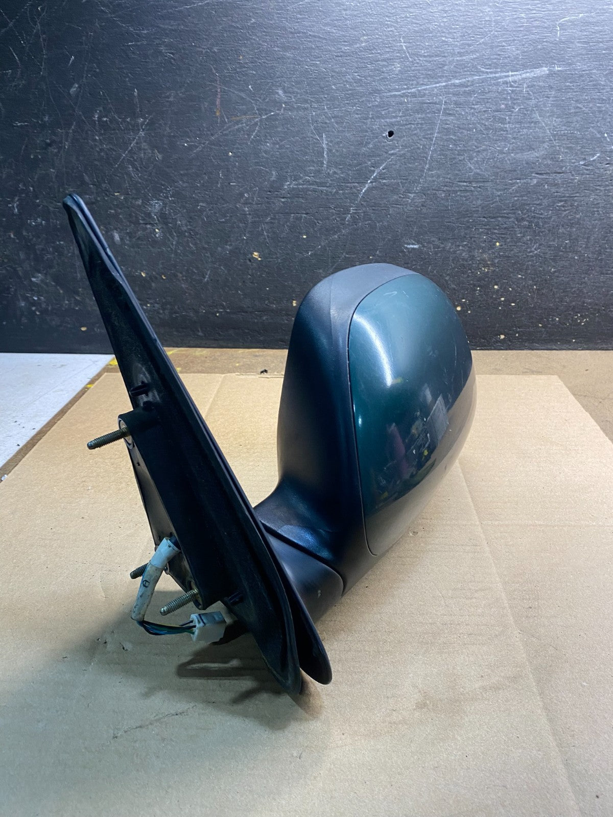 2001 to 2006 Toyota Sequoia Left Driver View Door Mirror OEM Z2529 MS1