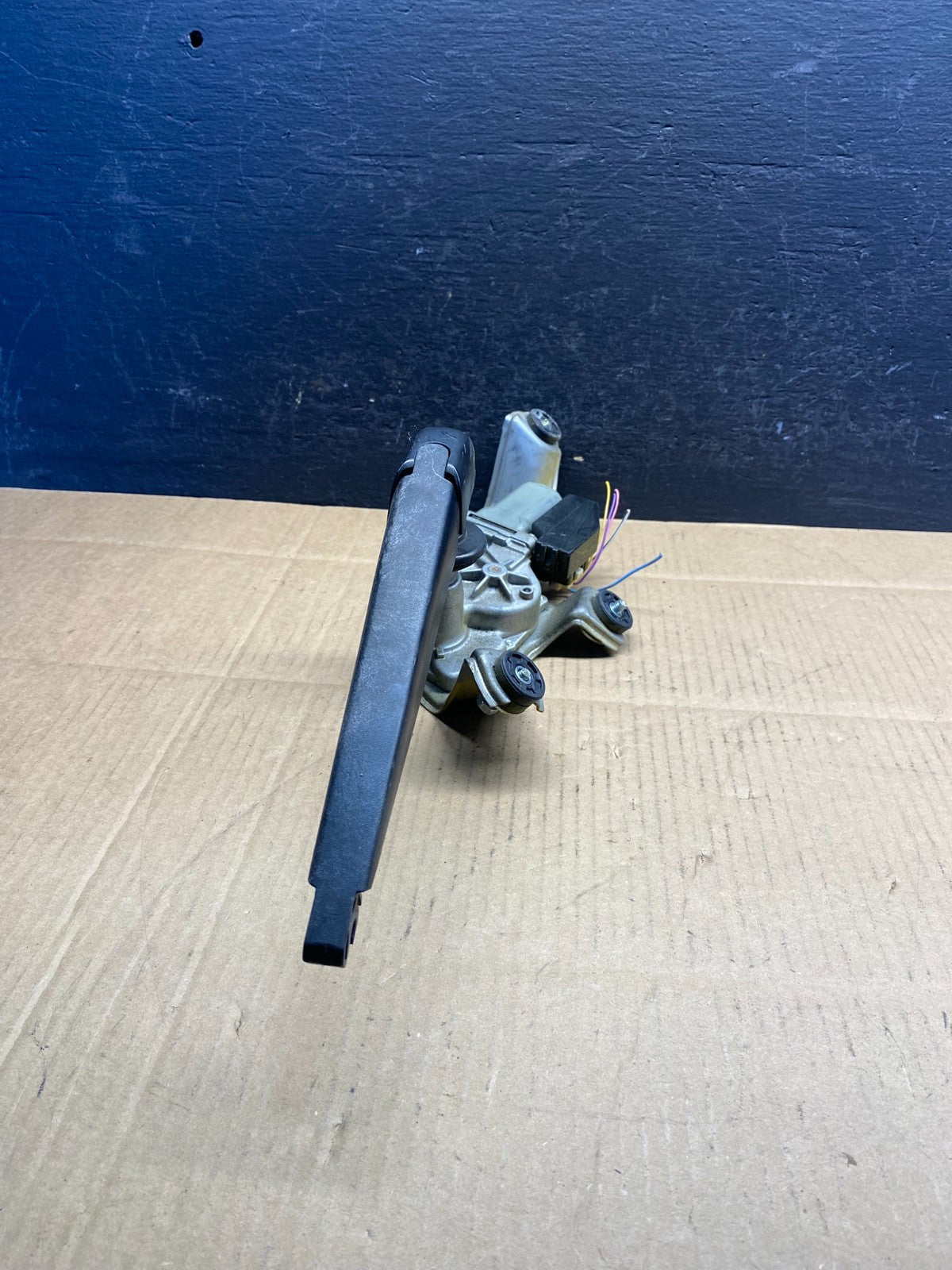 2012 to 2017 Toyota Prius V Rear Wiper Windshield Motor AD5020 DG2