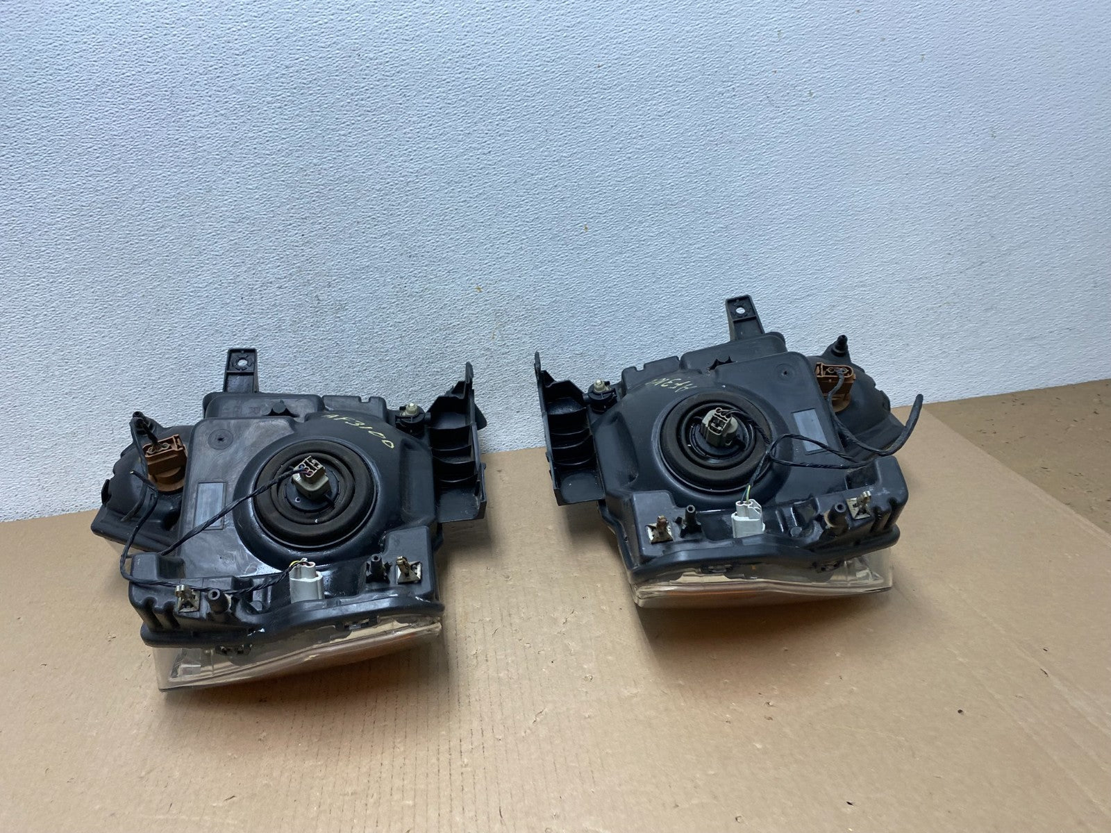 2009 to 2014 Ford F-150 F150 Left+Right Halogen Headlights AF3100 DW11