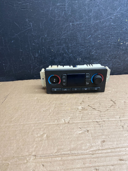 2003 - 2006 GMC Chevrolet Express 1500 Climate Control A/C AF2071 DW0