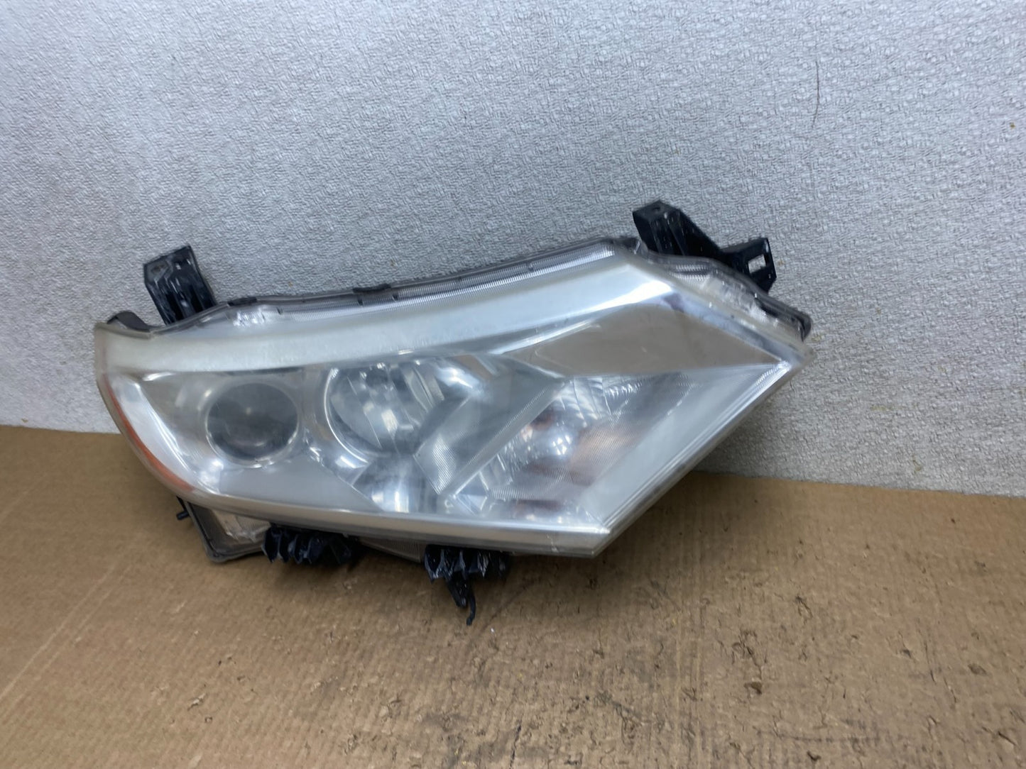 2012 to 2017 Nissan Quest Right Passenger RH Headlight Halogen W7712 DW1