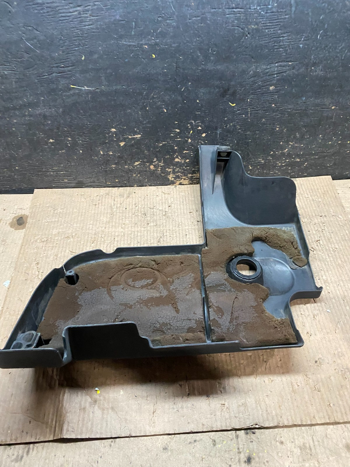 2005 Saturn Ion Engine Cover OEM X0143 DG5