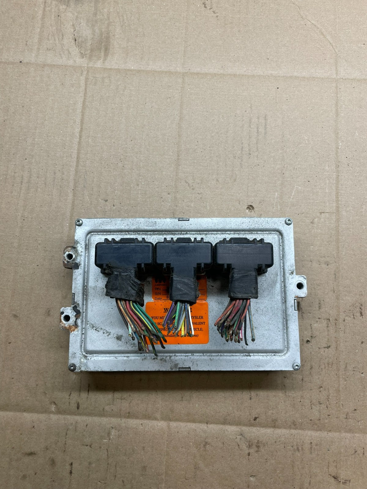 2004 Jeep Grand Cherokee 4.7L ECM ECU Engine Control Computer Modul R3708 DG0