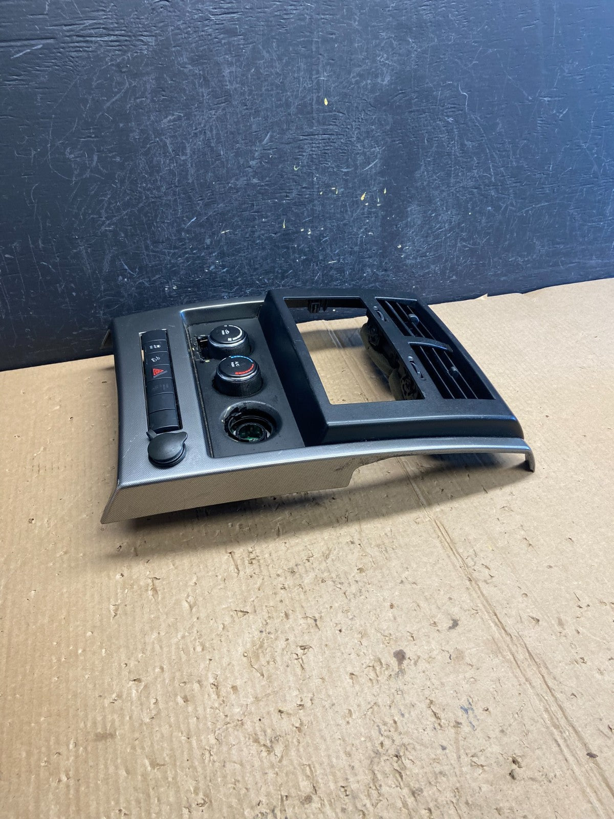 2008 to 2012 Jeep Liberty Dash Climate Temperature Control Radio Bezel AE4156 DG2