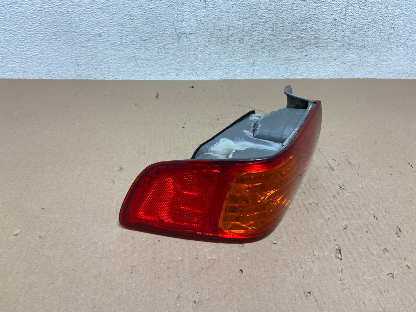 2000 to 2001 Toyota Camry Tail Light Left Driver Lh Side AE7191 LK2