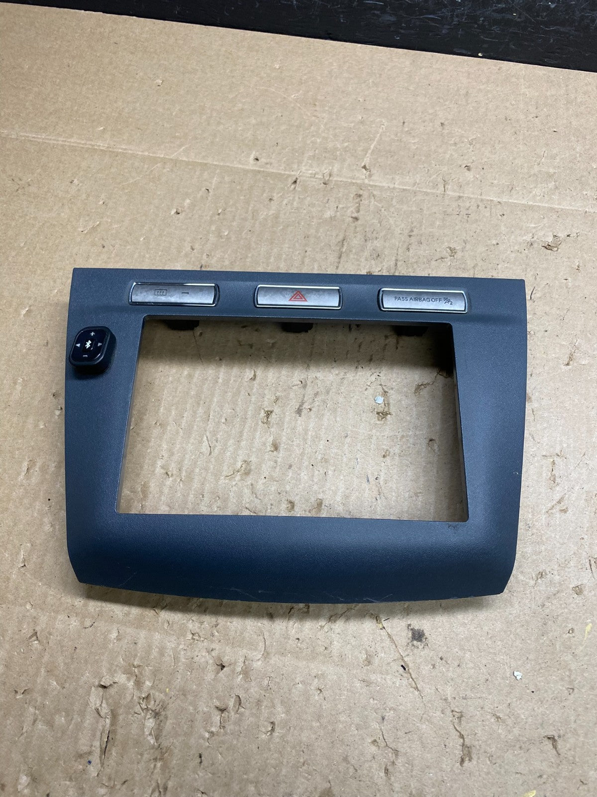 2010 to 2012 Ford Transit Connect Dash Radio Bezel ac6596 DG0