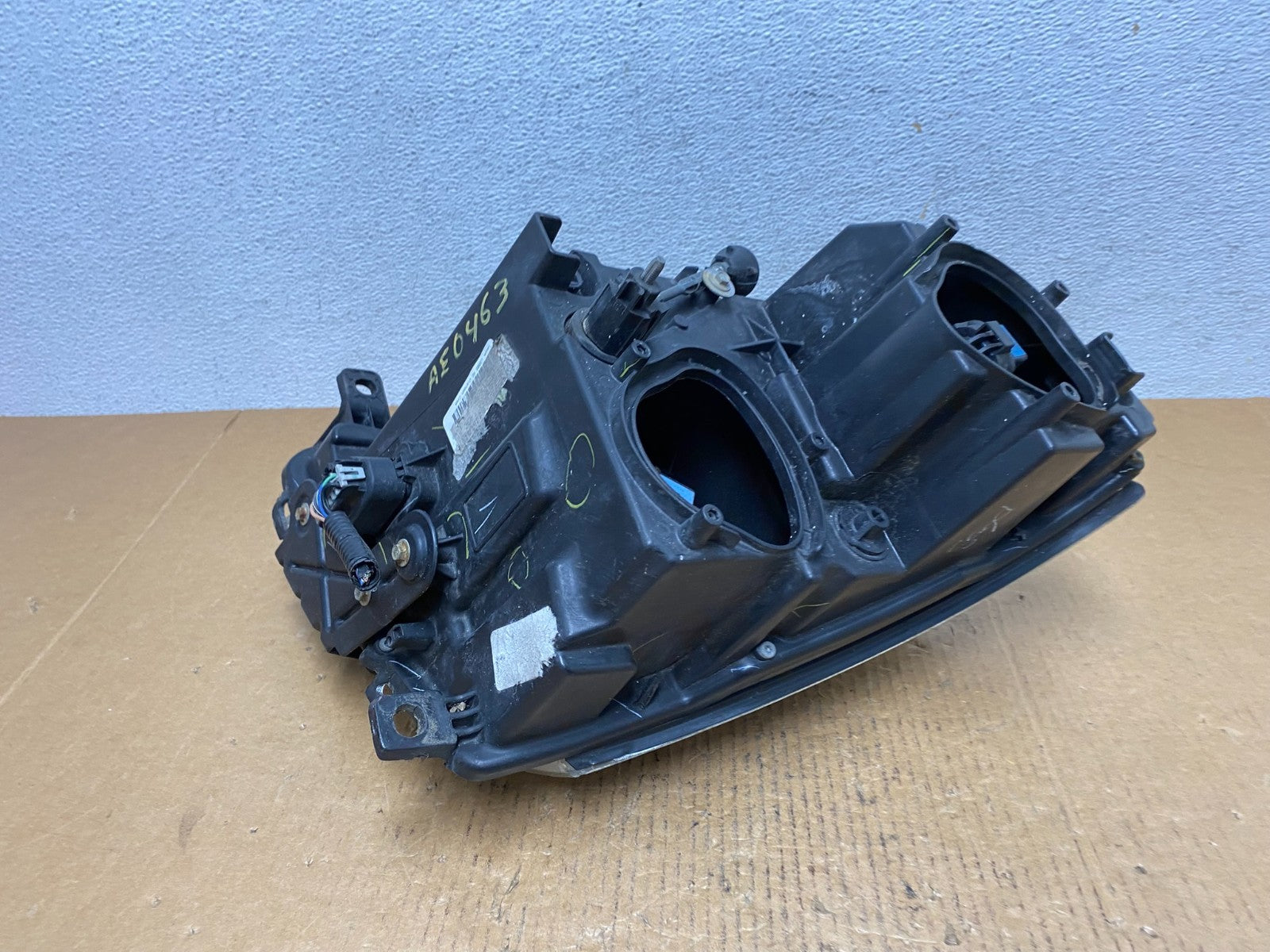 Halogen 2008 to 2014 Cadillac CTS Headlight Right Passenger Rh AE0463 DW9