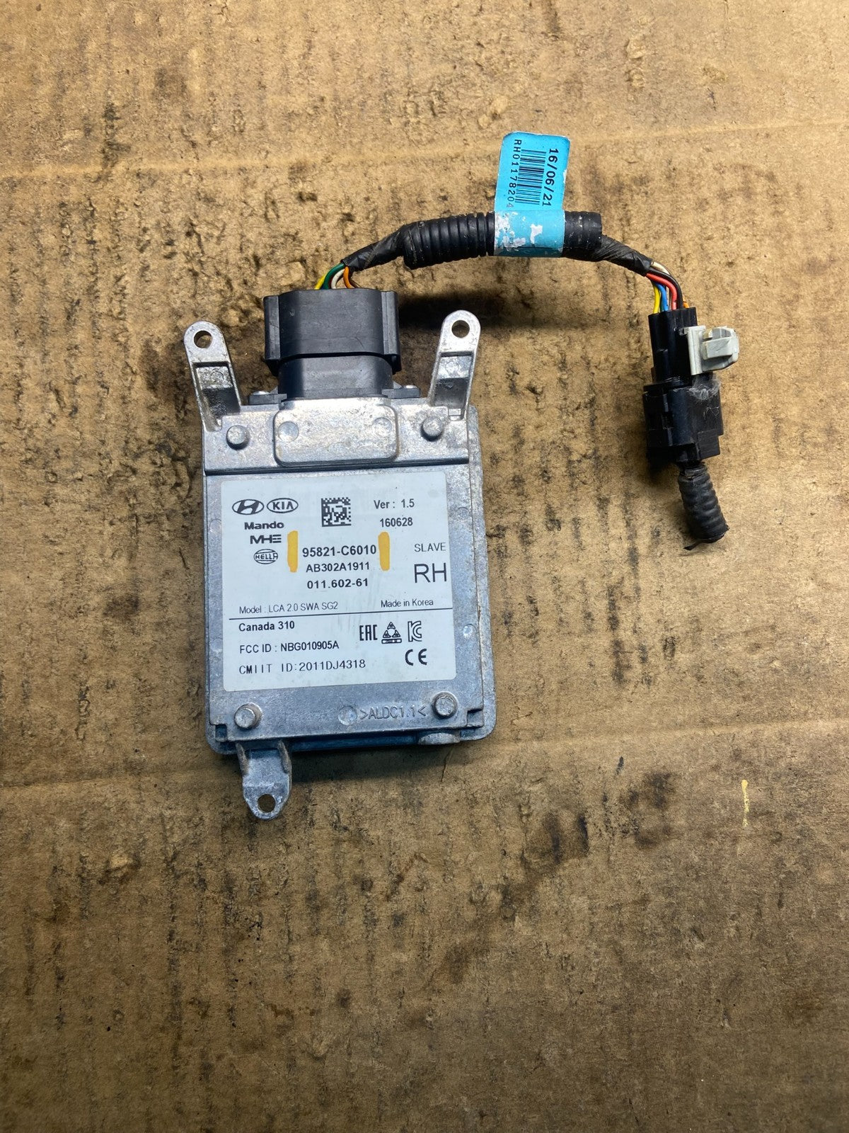 2015-2018 Kia Sorento Left Rear Blind Spot Alert Sensor Radar OEM Y3764 DG0