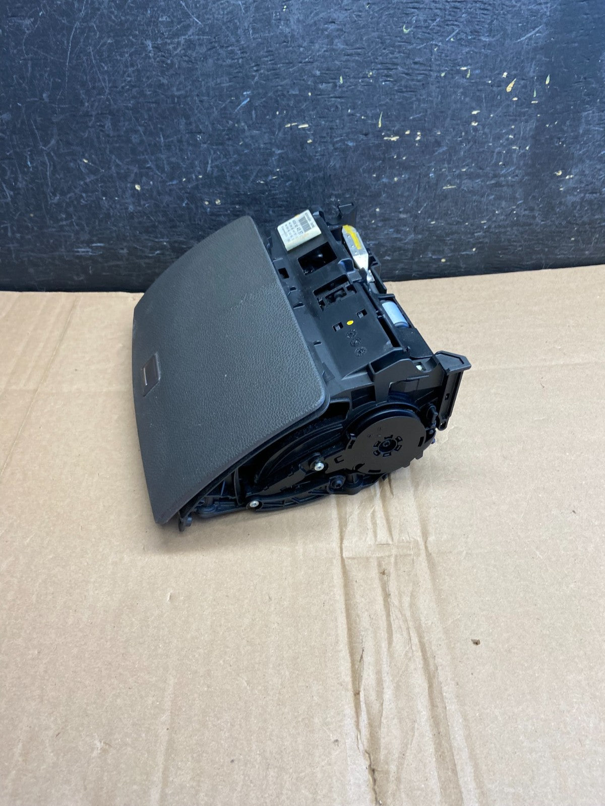 2008 to 2011 Mercedes W204 C300 Dashboard Navigation Display AI5970 Dg1
