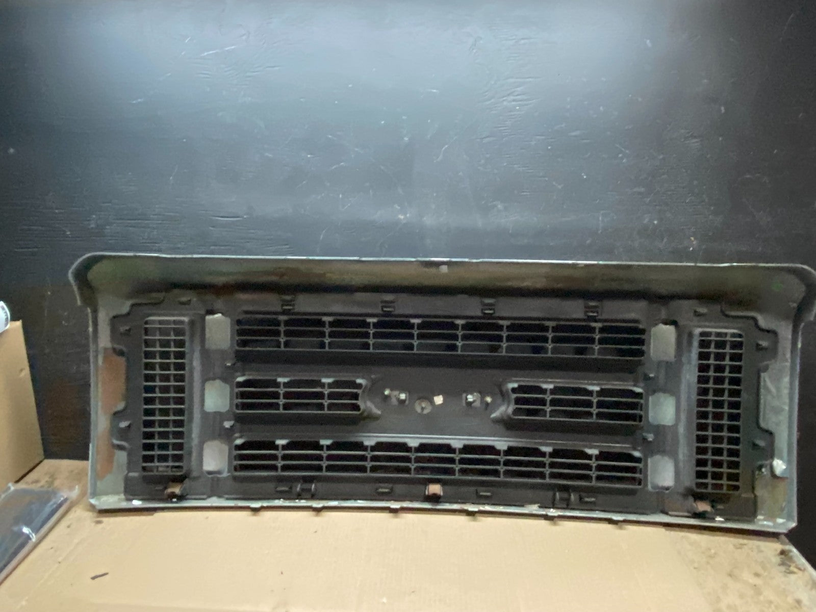 2008 to 2014 Ford Econoline E150 E250 Front Upper Chrome Grill Grille X7606 DG8