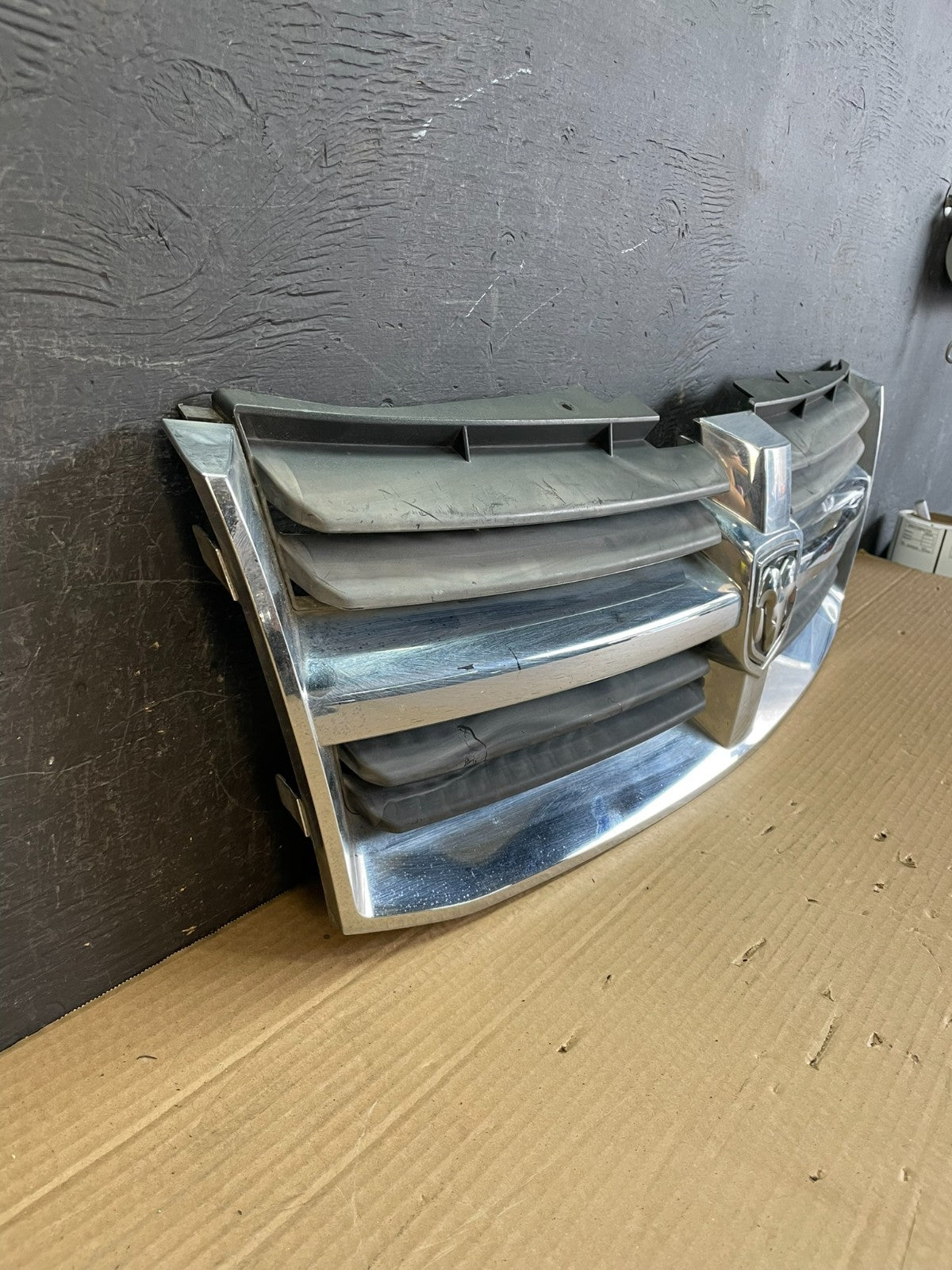 2008-2010 Dodge Grand Caravan Front Grill Grille 05113126aa ae9965 DG2